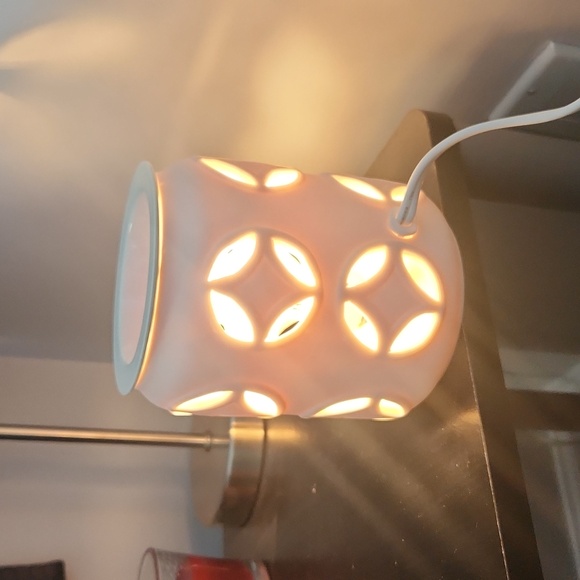 Electric wax warmer with melts - Picture 7 of 10